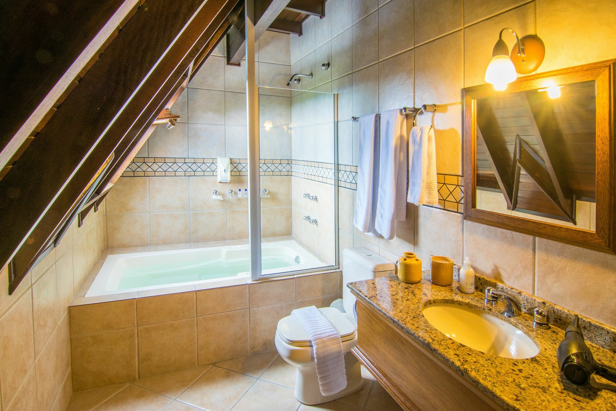 Hotel Azaleia 3*
